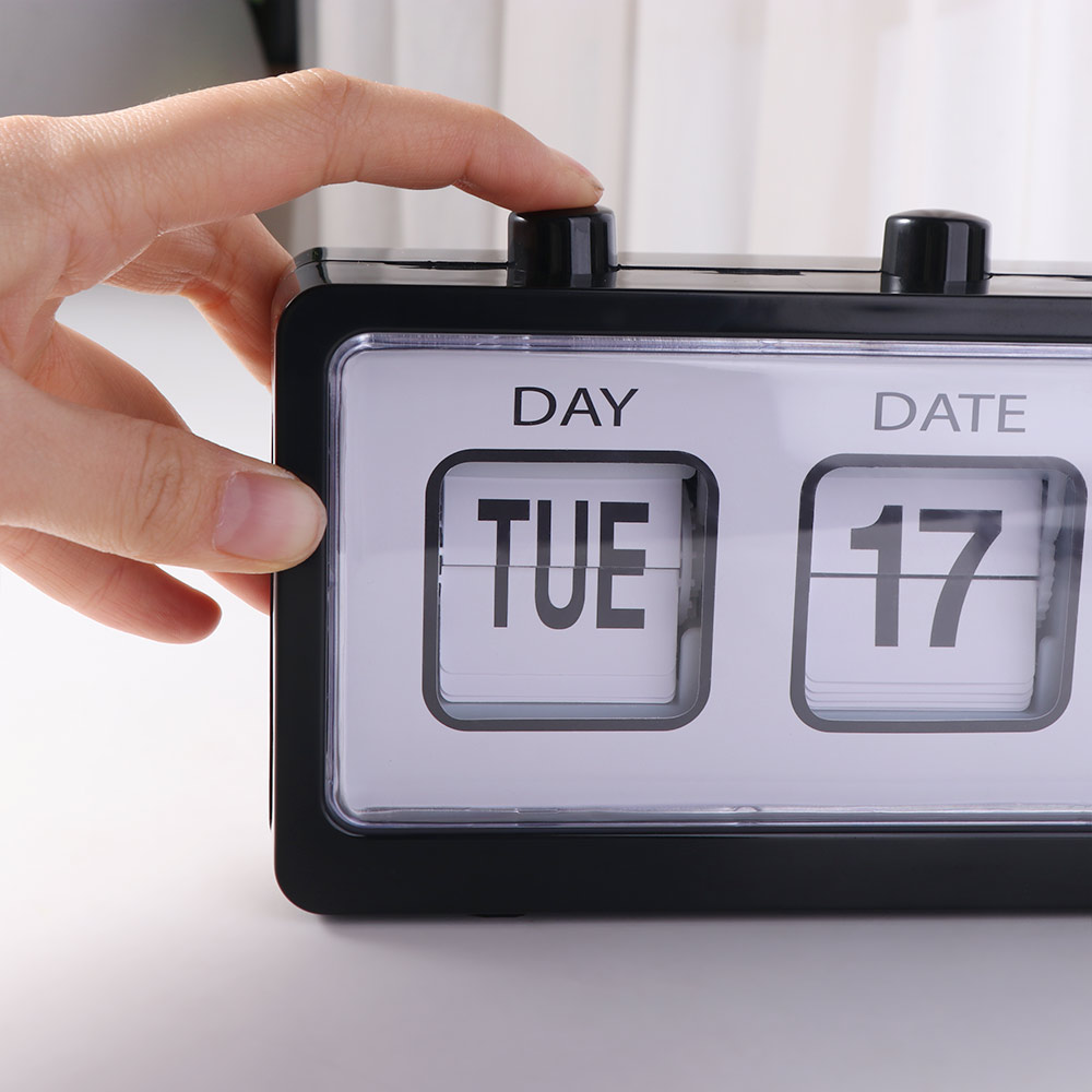 Office Tech Gadgets - Electronic Manual Page-flipping Calendar Clock Vintage