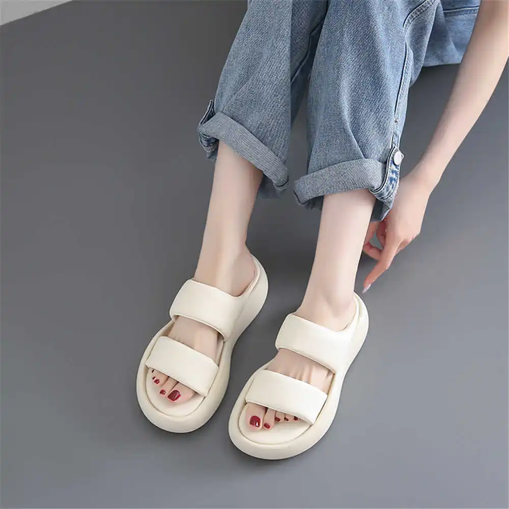 Size 39 Strips Summer Shoes Sa - огляд і ціна High Tech Office Room