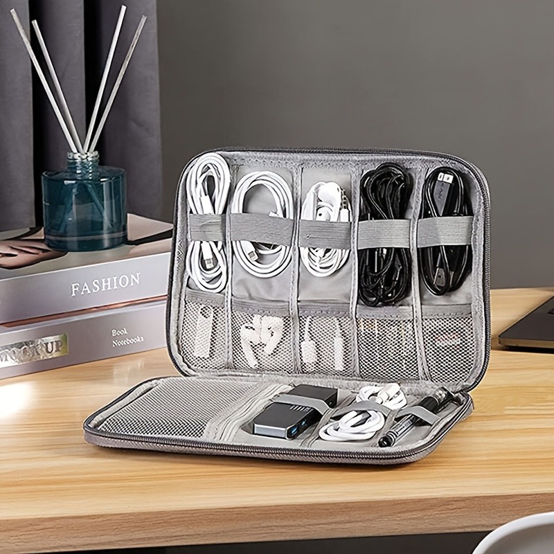 A Multi-Pocket Electronic Acce - огляд і ціна Office Tech Gear
